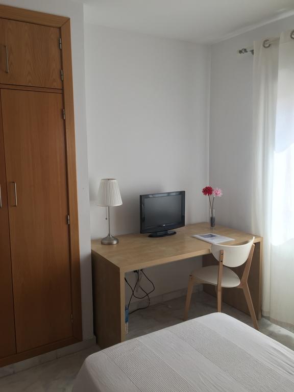 Hostal Monteluna Rociana Rum bild