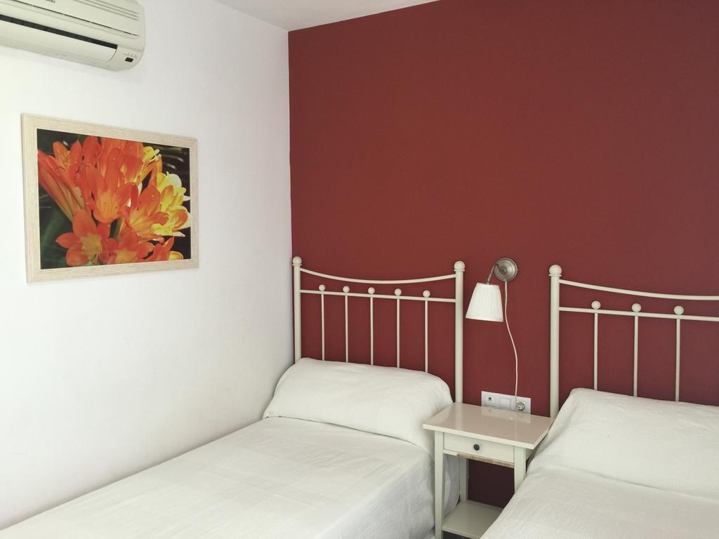 Hostal Monteluna Rociana Rum bild