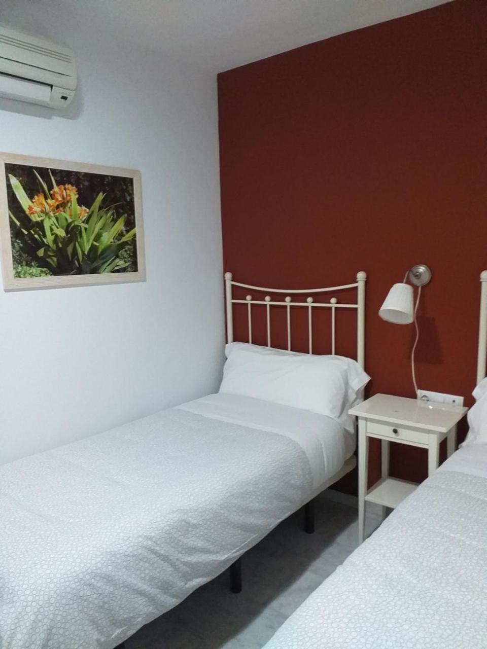 Hostal Monteluna Rociana Exteriör bild
